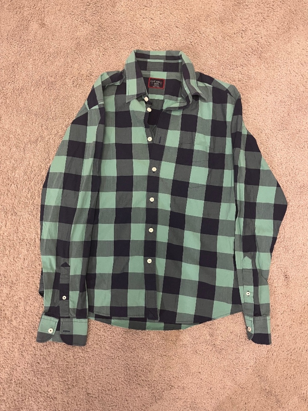 Men's Untuckit Relaxed Fit Plaid Button Down Shirt
